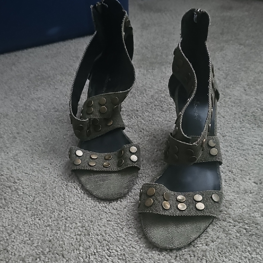UNIONBAY Women's Sandals in Olive with Stud Accents